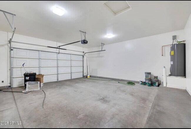 Building Photo - 10032 N 8th Ave