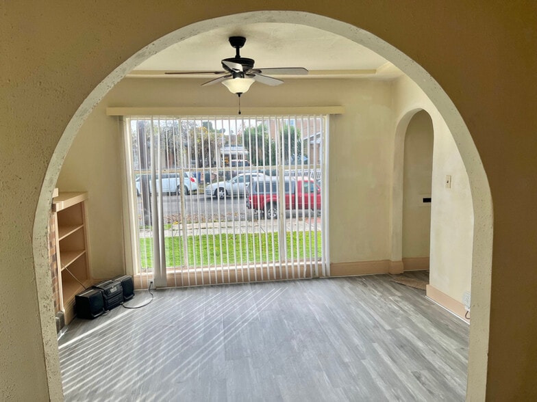 Building Photo - 772 Sunset Blvd