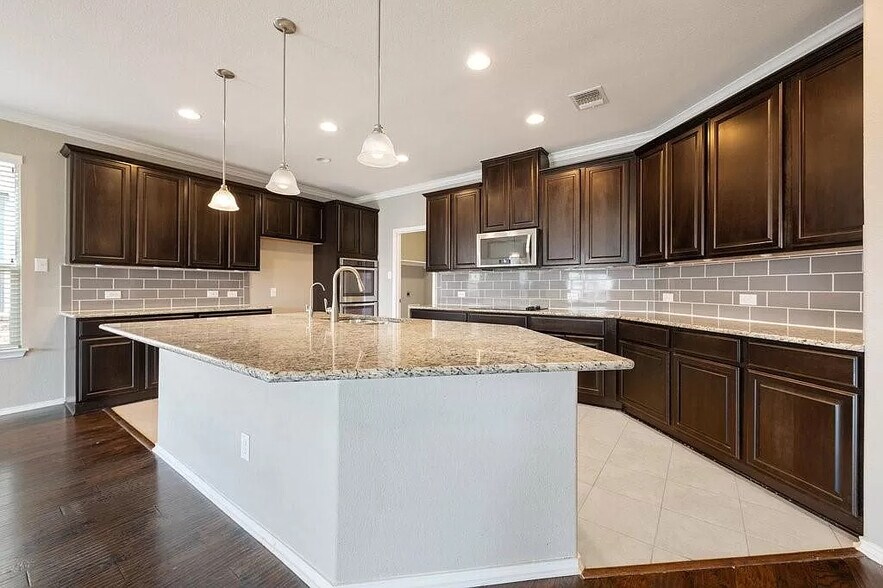 Building Photo - Room in House on Calla Lily Boulevard