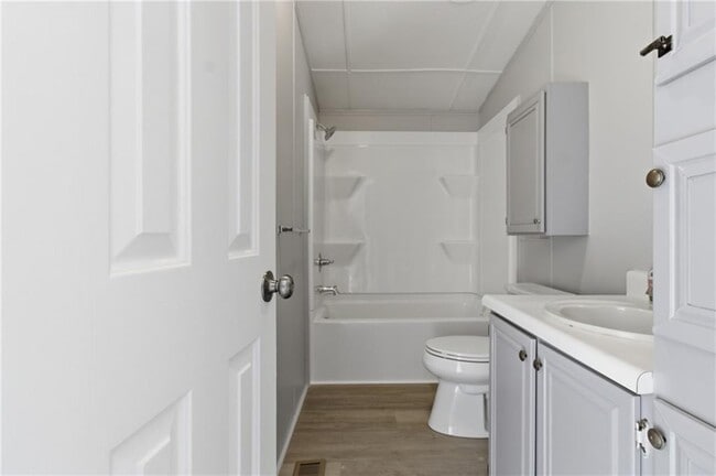 Building Photo - 5320 Long Branch Rd