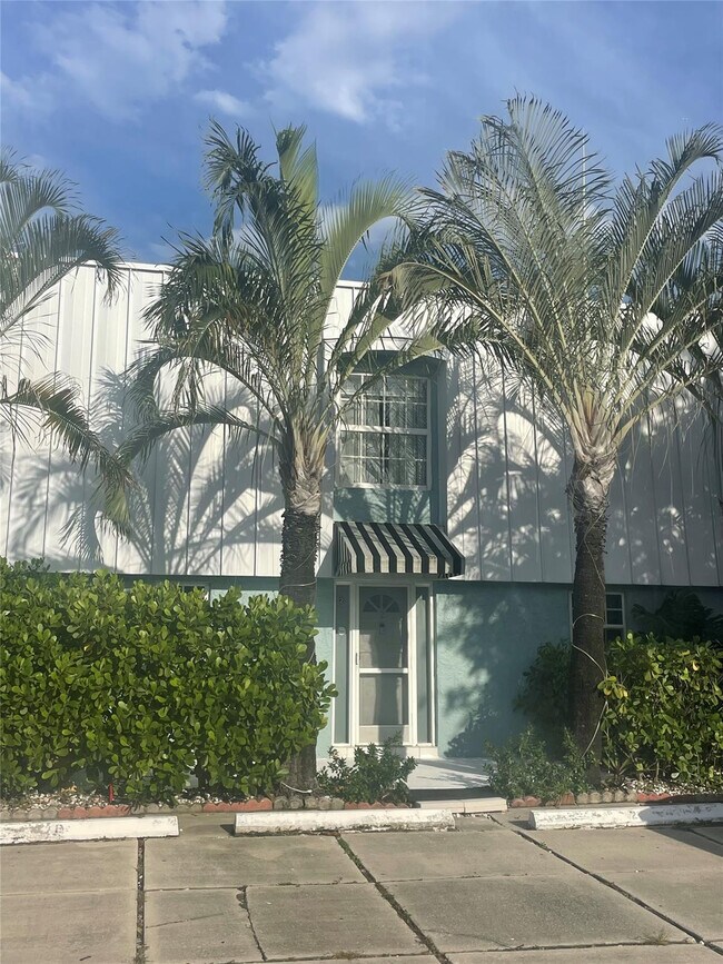 Building Photo - 2708 NE 14th Street Causeway