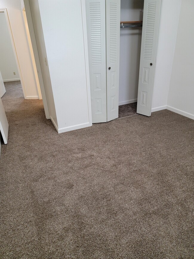 Building Photo - 8446 Shawn Ridge Dr