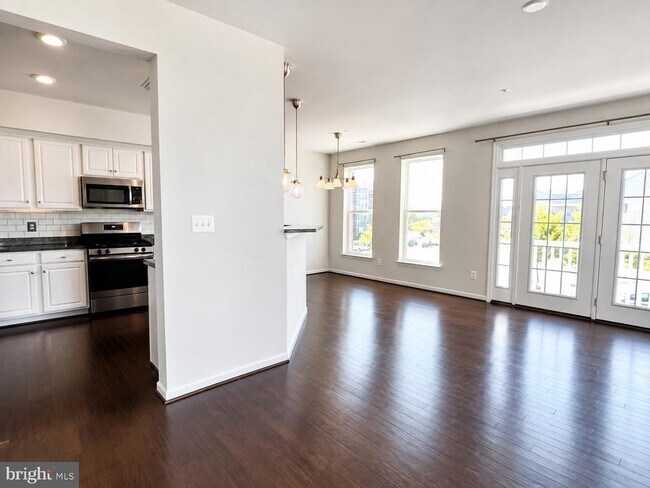 Building Photo - 5845 Bella Marie Wy