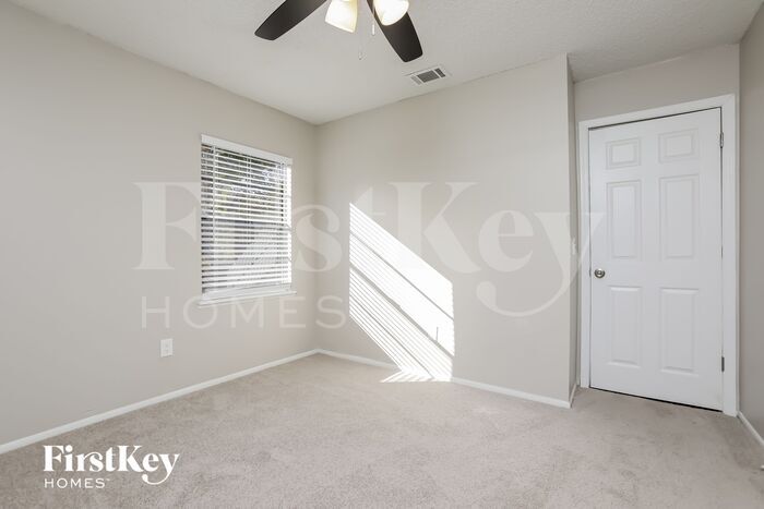 Building Photo - 3278 Croton Ave