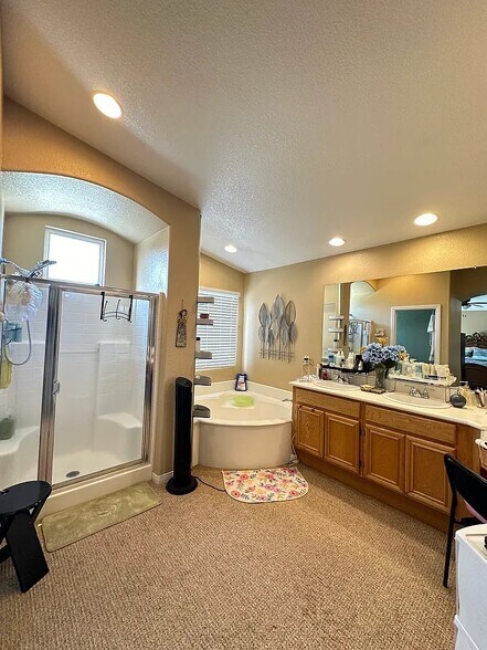 Building Photo - 46073 Via La Colorada