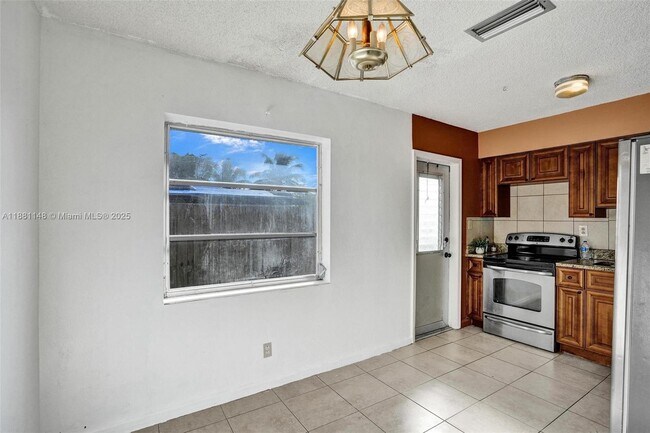 Building Photo - 771 NW 42nd St