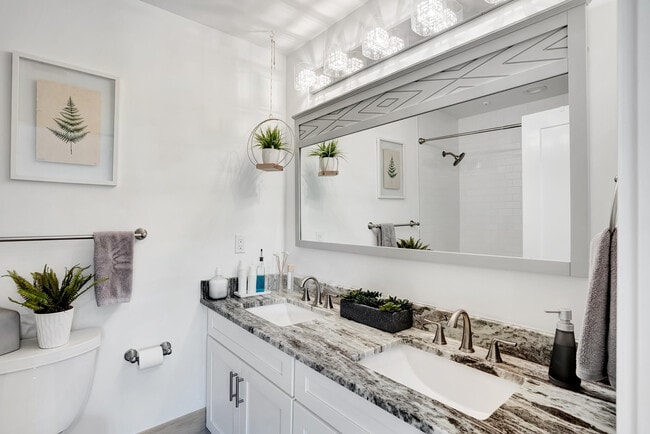 Building Photo - 210 Captains Walk