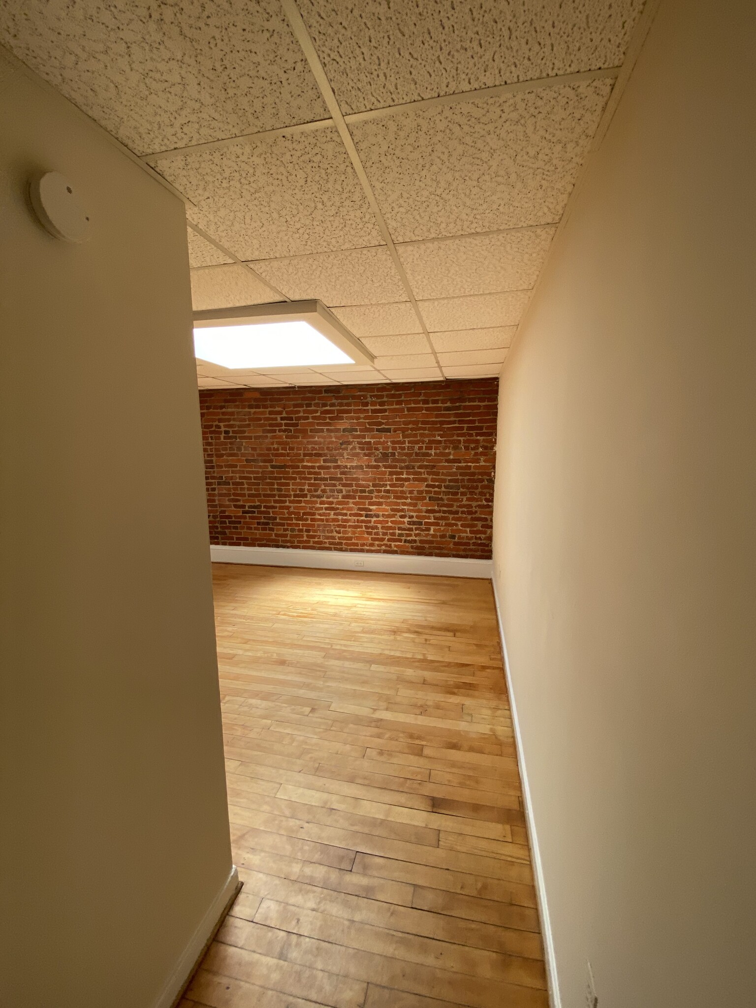 Building Photo - 815 W Broad St