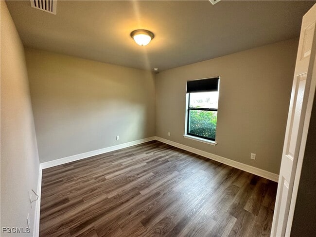 Building Photo - 1420 Gleason Pkwy