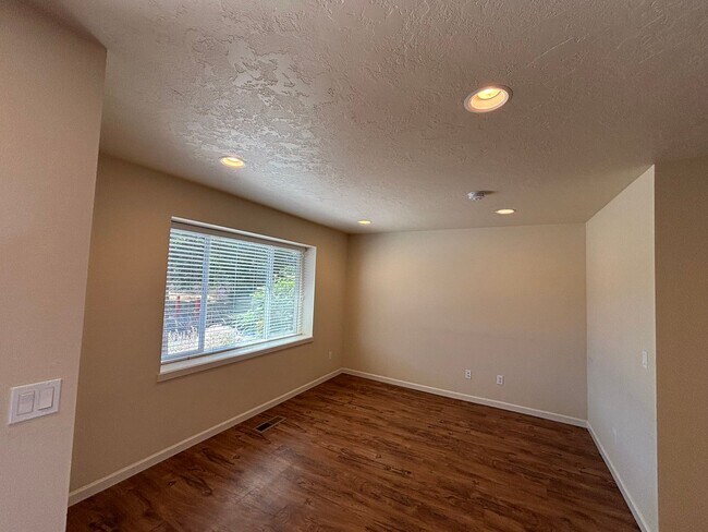 Building Photo - c792