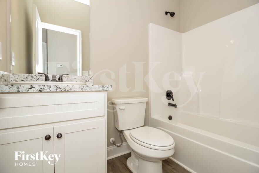 Building Photo - 108 Woodside Ct