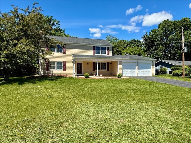 Primary Photo - 7 Manor Ln
