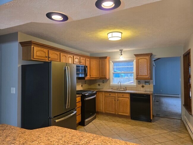 Building Photo - 36 Tina Cir