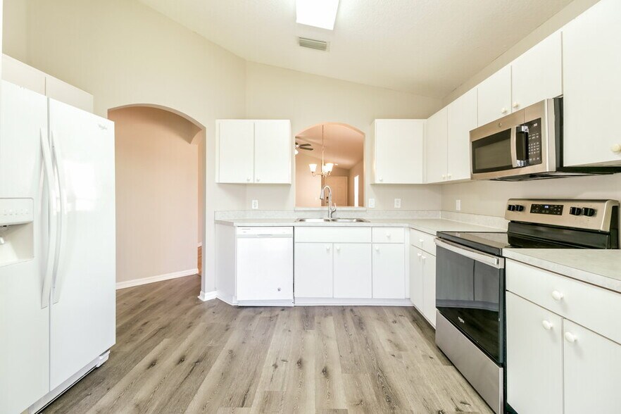 Building Photo - 12606 Montford Ln