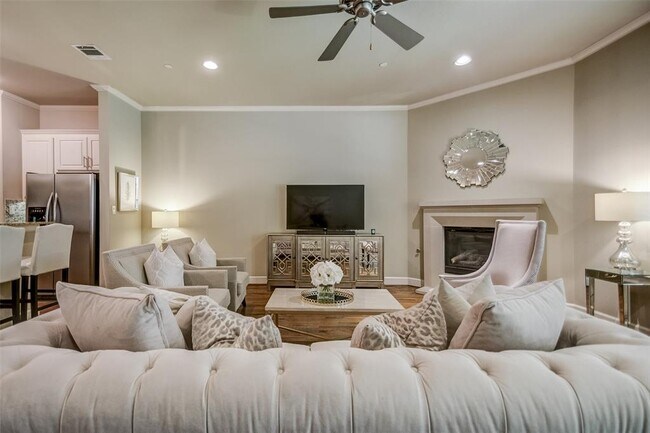 Building Photo - 7333 Valley View Ln