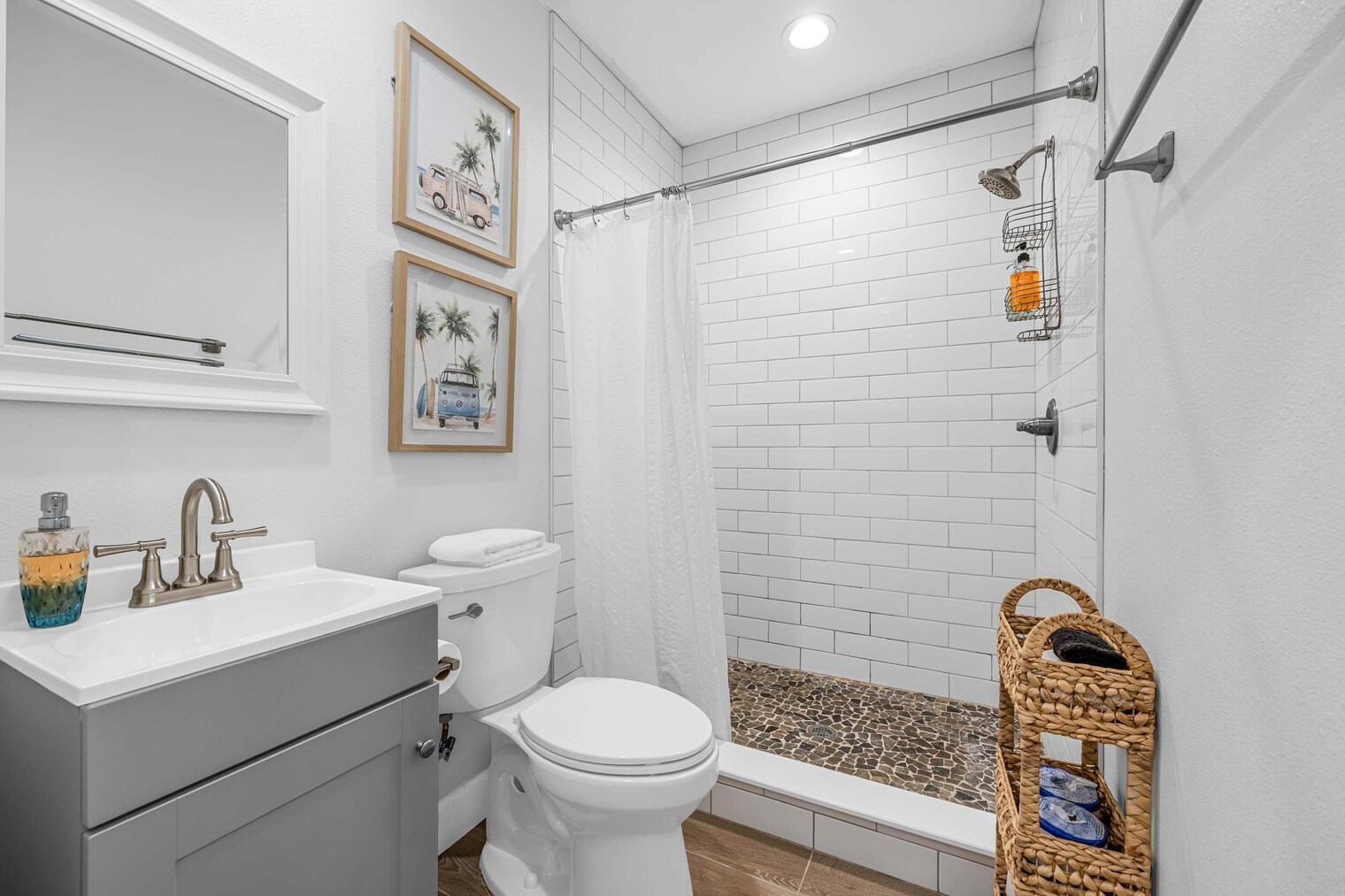 Building Photo - 905 N Tropical Trail