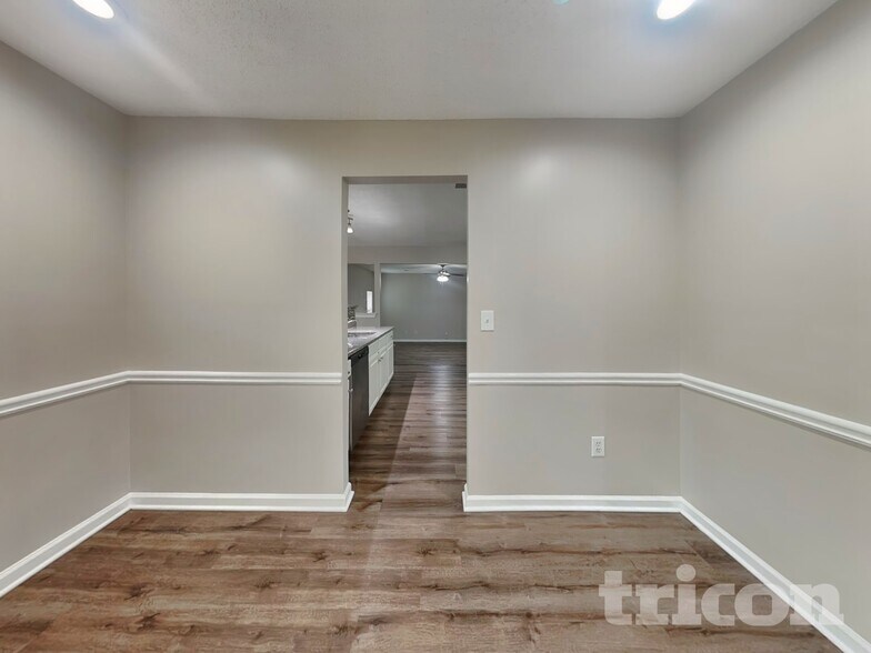 Building Photo - 589 Lakewater View Dr