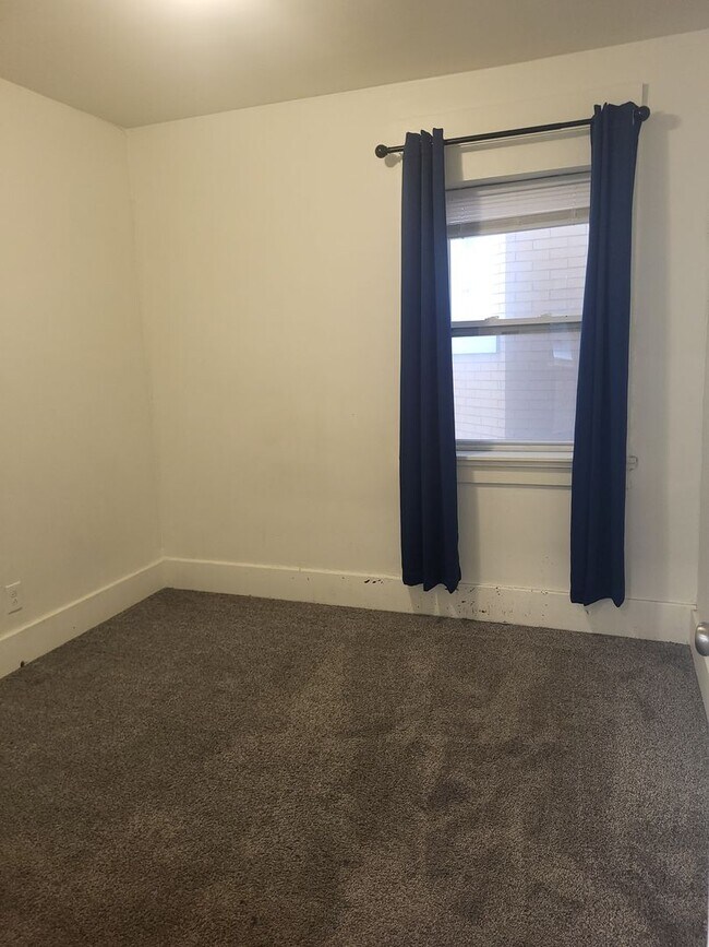 Building Photo - 315-315 Birmingham Ave