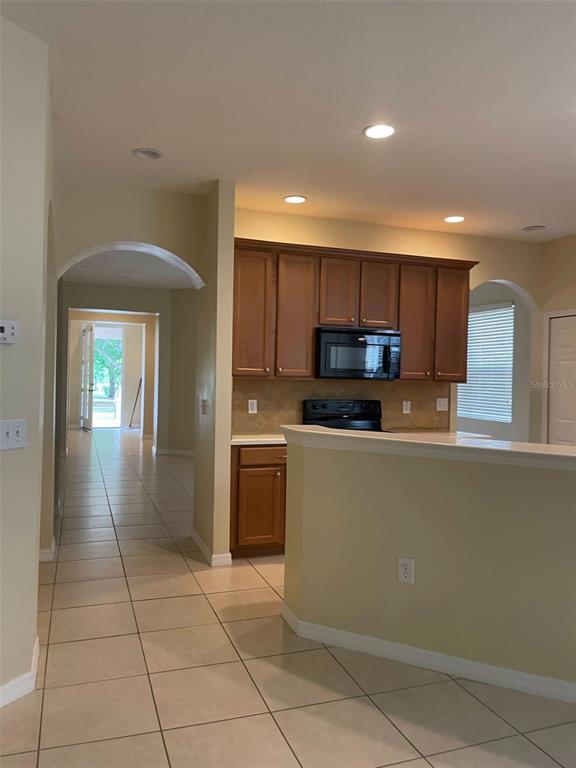 Building Photo - 8641 Bradleys Landing St