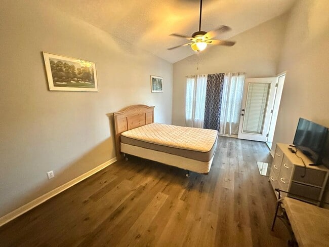 Building Photo - 9967 Perfect Dr