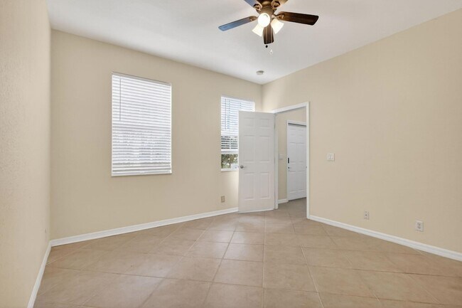Building Photo - 115 Pond Apple Ln
