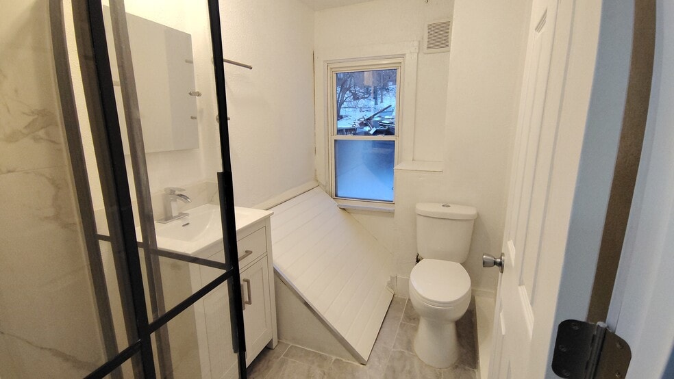 Building Photo - 6 S German St