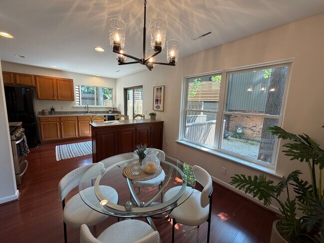 Building Photo - 1016 Timber Creek Dr