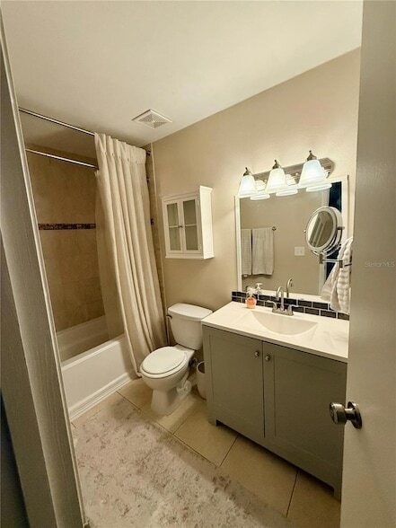 Building Photo - 10053 Lake Oak Cir