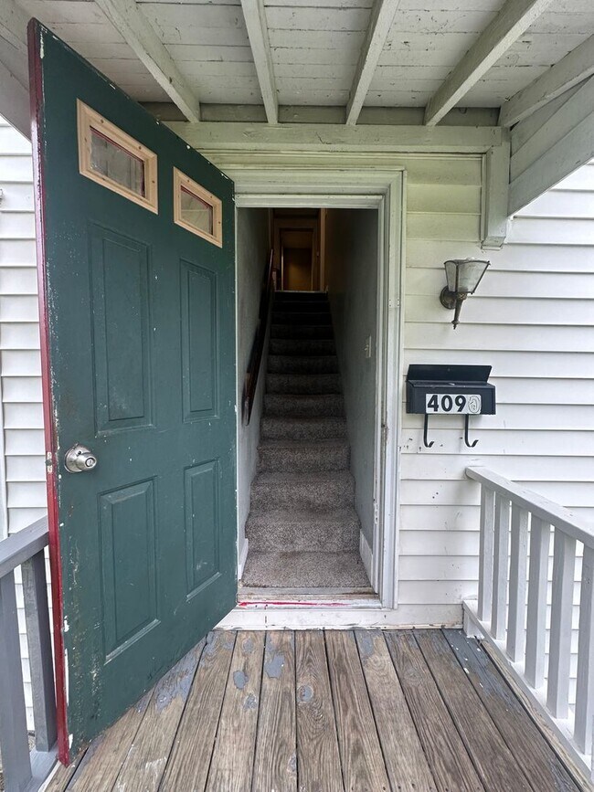 Building Photo - East 3rd Duplex