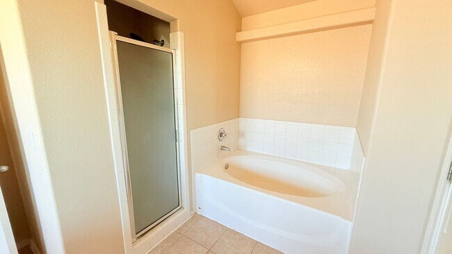 Building Photo - 3575 Sierra Del Sol Ave