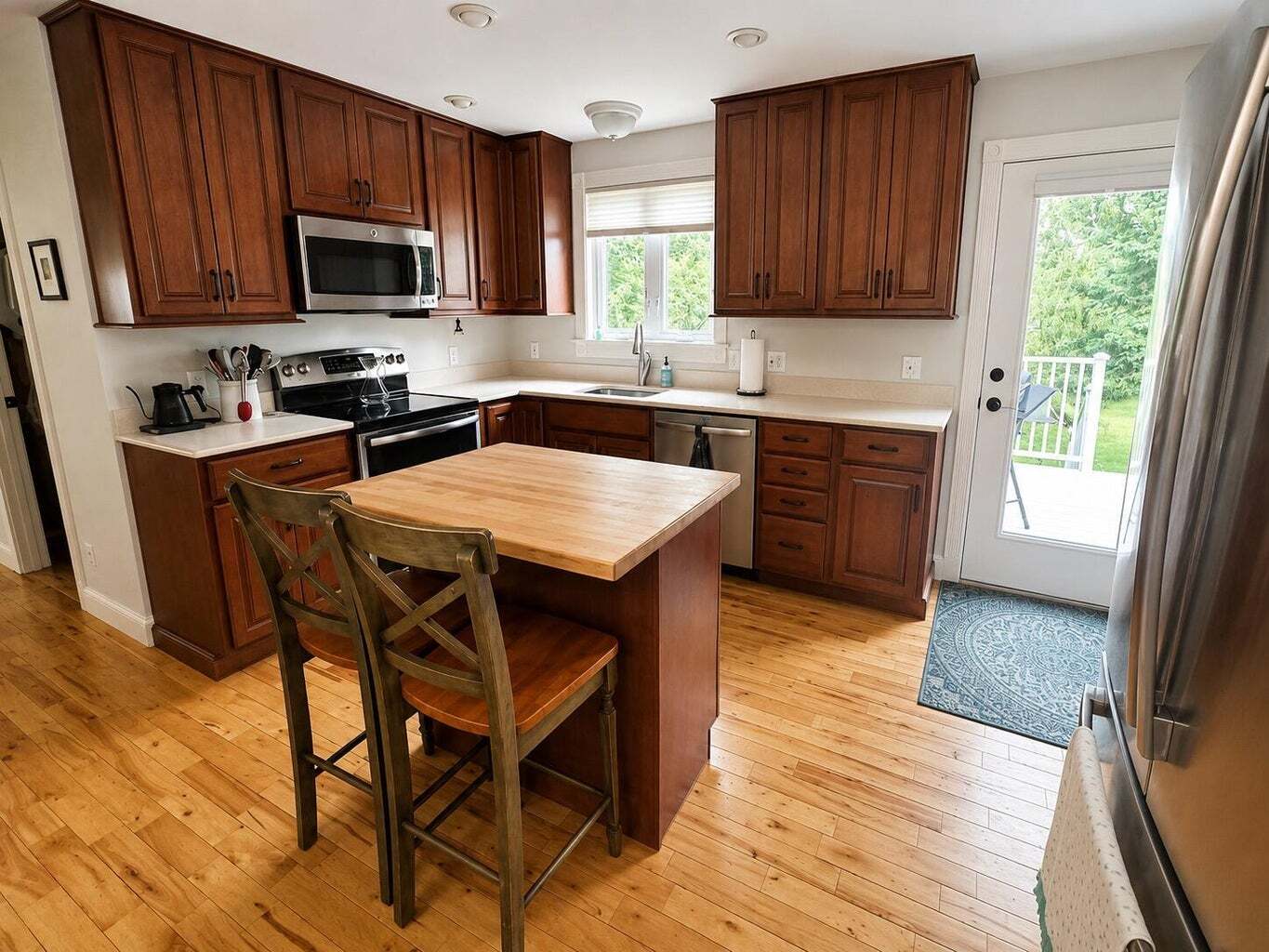 Kitchen - 5 Horseshoe Ln