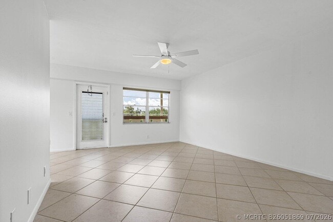 Building Photo - 74 Mansfield B