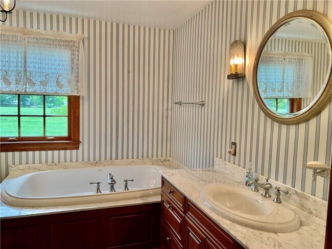 Building Photo - 6 Butts Rock Rd