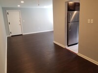 Building Photo - Lovely 1 BR/1 BA Condo in Skyland!