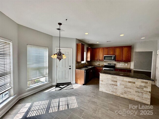 Building Photo - 11119 Amherst Glen Dr