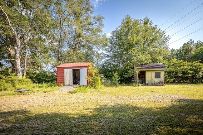 Building Photo - Move in ready 3 Bed 2 Bath Home in East Central School District!