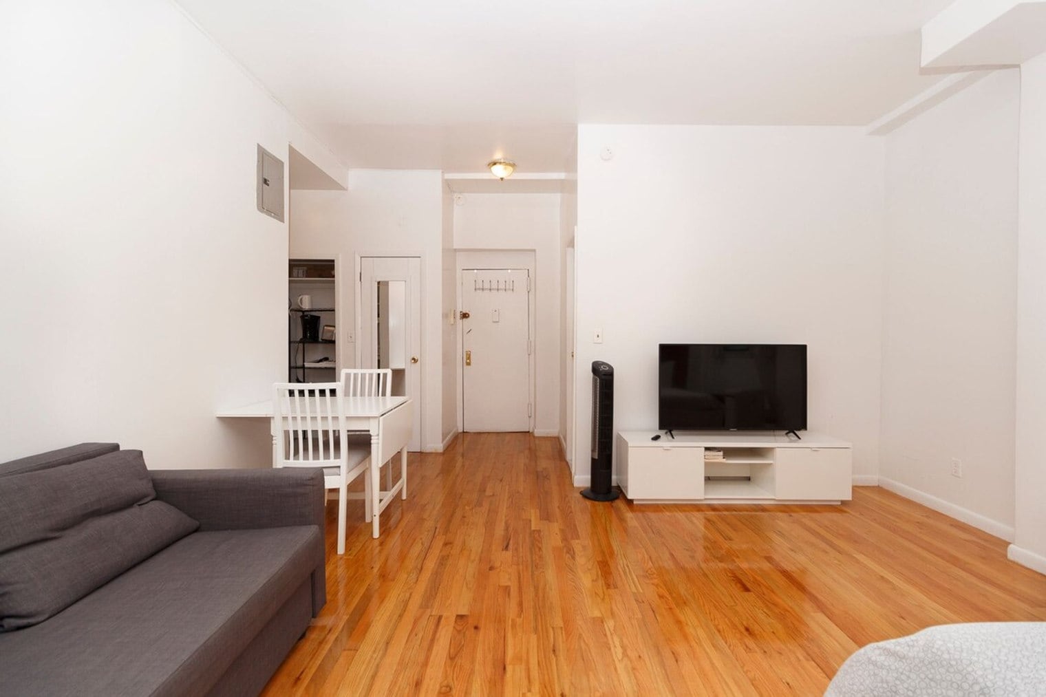 Building Photo - 215 B E 95th St