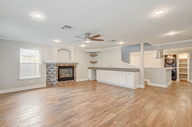Building Photo - 5611 Nina Lee Ln