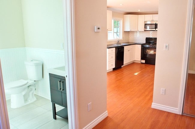 Building Photo - 128 S Brighton St