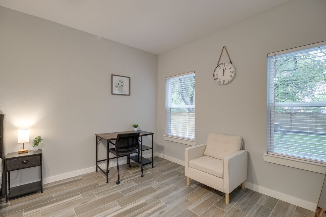 Building Photo - 3523 Bain St