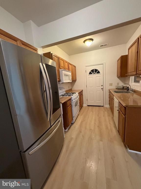 Building Photo - 9 Hartford Rd