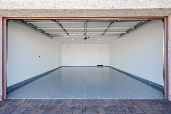 Building Photo - Recently Build 4-Bedroom Home in Goodyear with Upgrades & Resort-Style Amenities