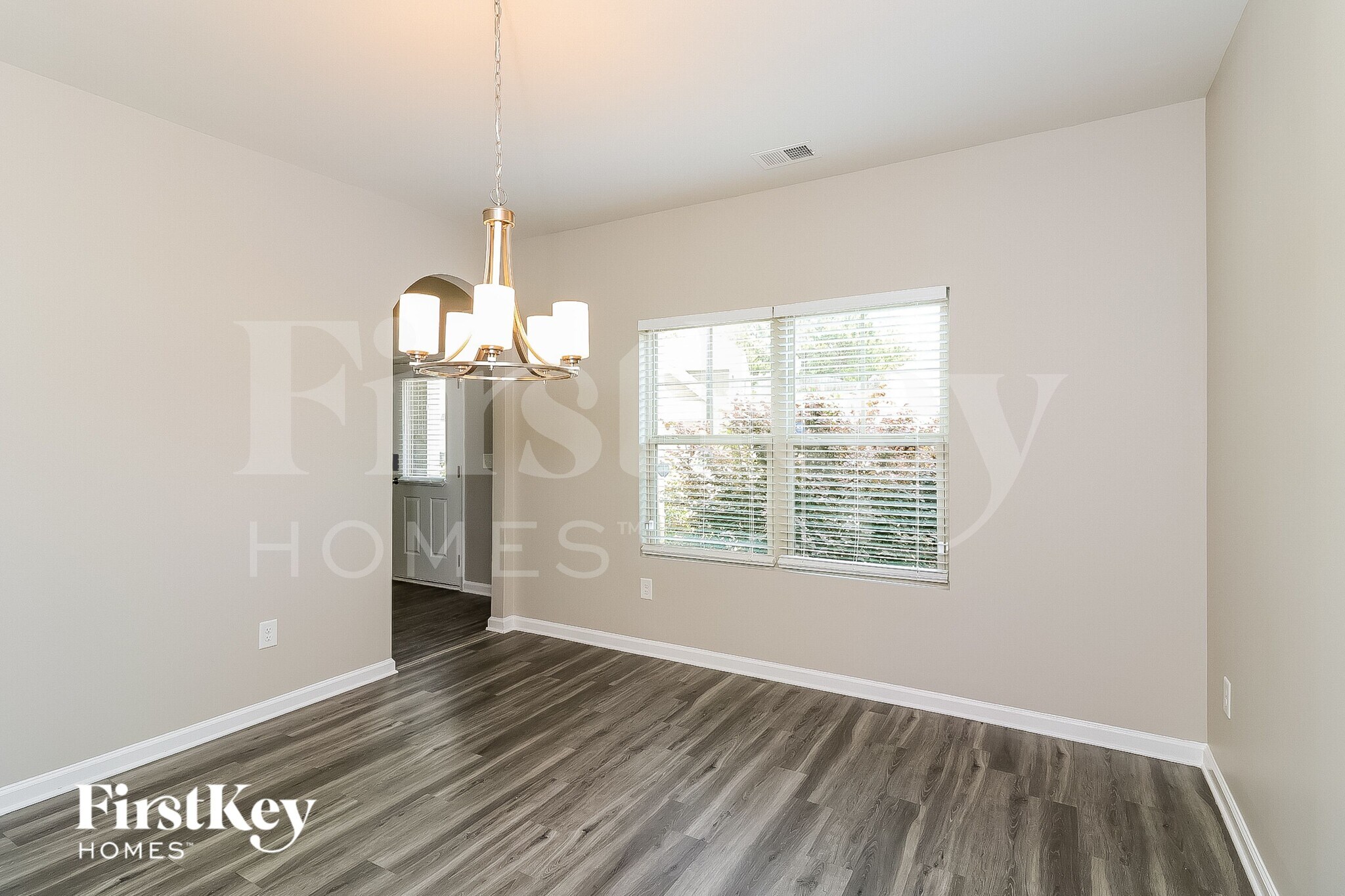 Building Photo - 382 Stable View Loop