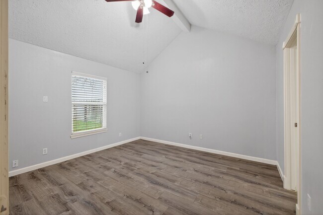 Building Photo - 22102 Calderbrook Dr