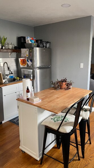 Building Photo - 20-24 E Middle St