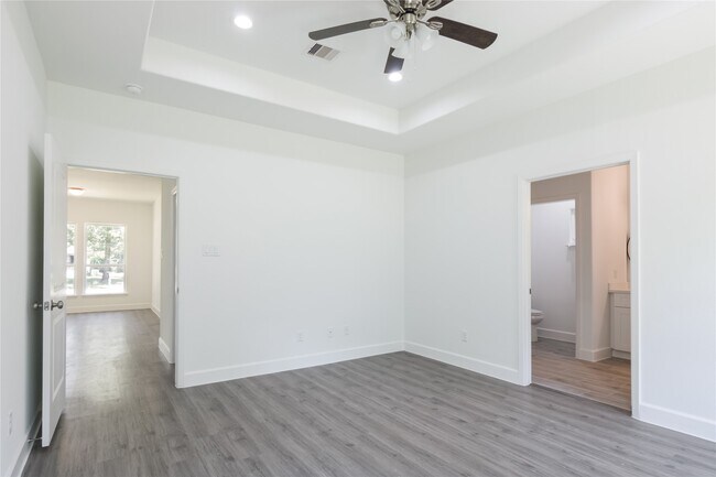 Building Photo - 336 Autumn Ln