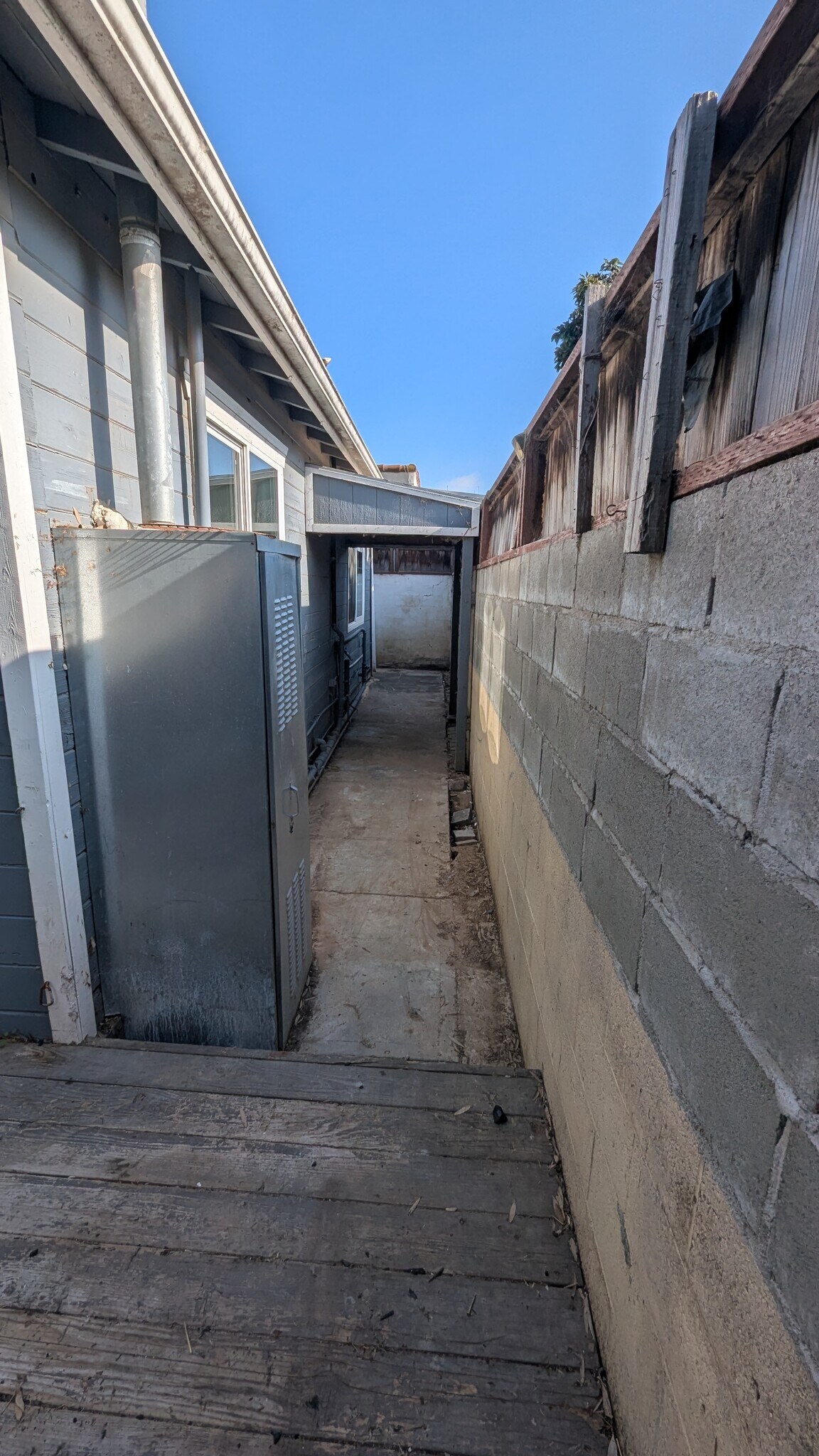 Building Photo - 392 West Center Ave