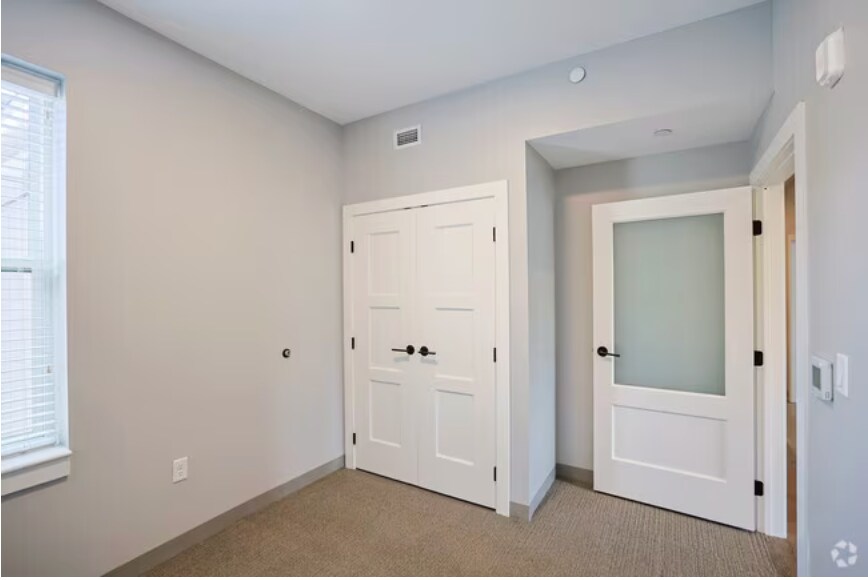 Building Photo - 109 Heath St