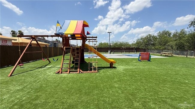 Building Photo - 30 Jenna Ln