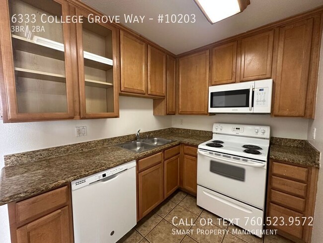 Building Photo - $500 OFF First Month!!! College Grove!  3B...